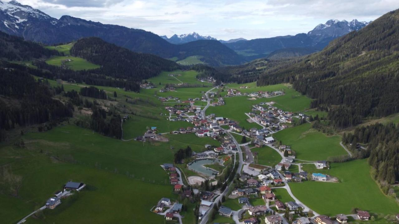 Large Cozy Apartment Grubweg 130 Qm Sankt Martin am Tennengebirge Esterno foto